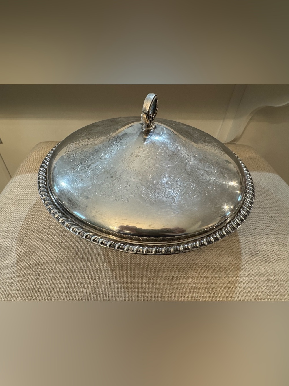 Vintage Oneida Round Silverplate Covered Casserole Dish